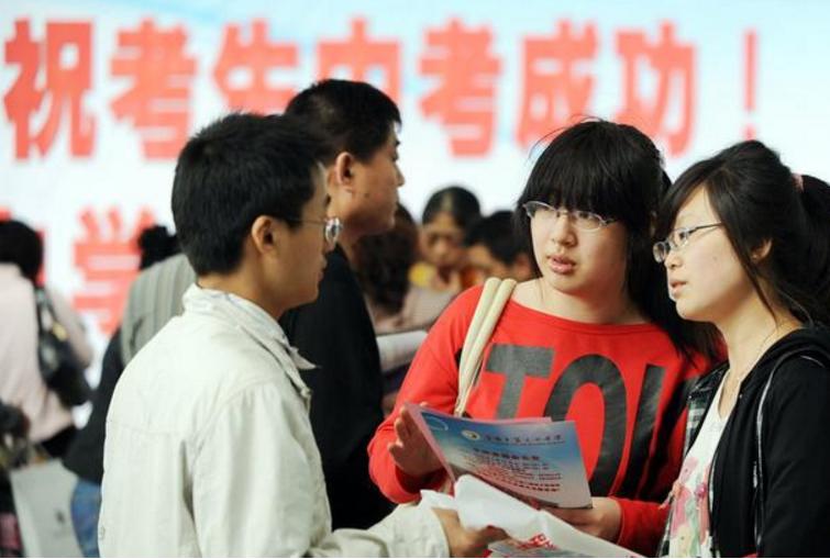 女生适合学的专业就业前景好的,未来几年女生就业前景好的专业