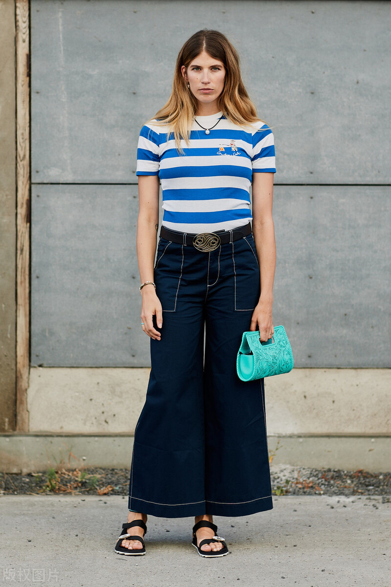 tee条纹搭配图片,条纹t恤这样穿才好看