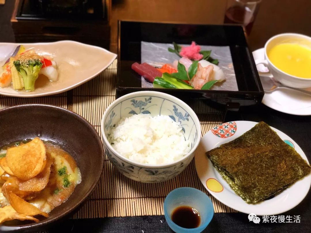 未见富士，幸运依在-秀峰阁湖月