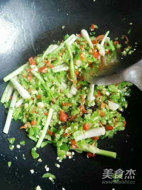 无论吃什么鱼，别再加料酒了，学会“这一招”，鲜嫩不腥还不粘锅