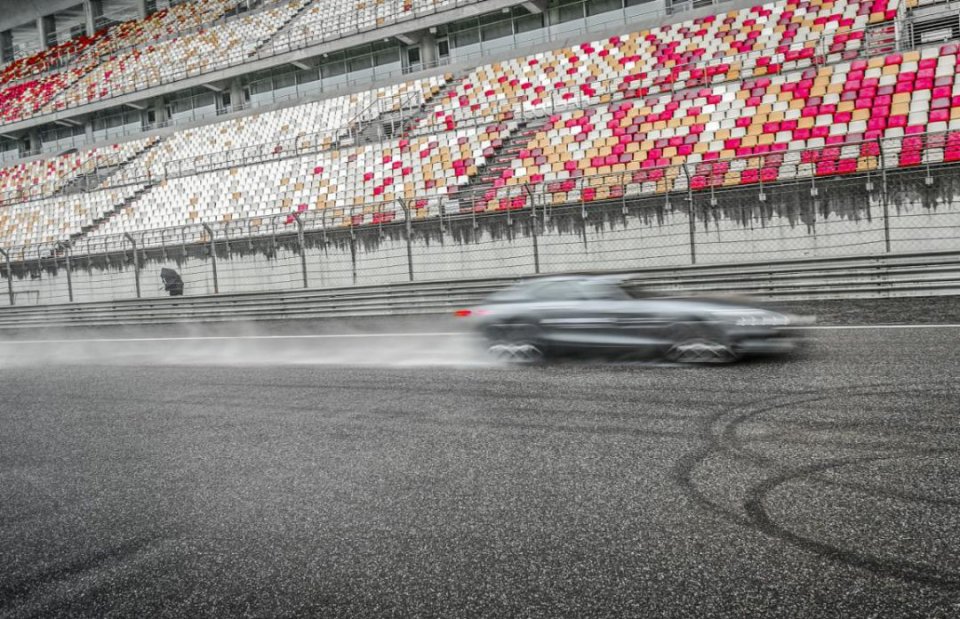 绝地求生帧数很高但是画面卡顿,144hzfps帧数很高画面卡顿