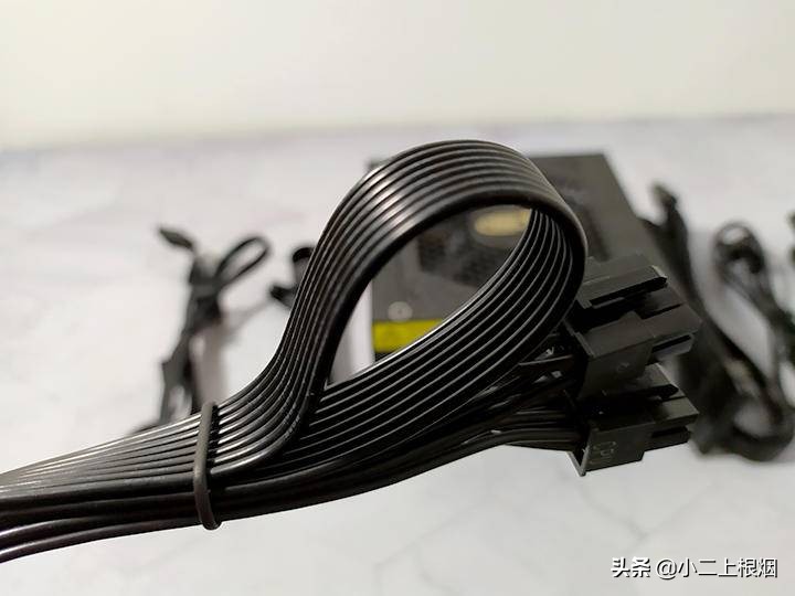 搞机日记:全模组全日系电容,用它作电脑的心脏,妥