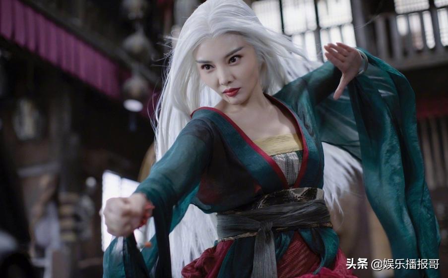 徐冬冬晒紫色泳装,徐冬冬微博晒萌照