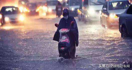 电动车遥控器进水怎样处理就好了,电动车进水怎么办