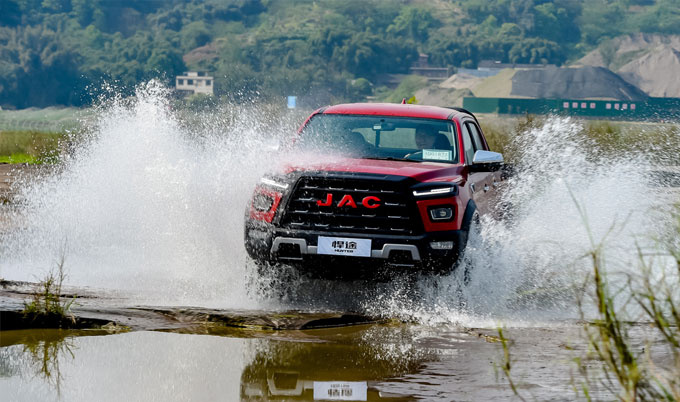 江淮悍途2021款柴油自动四驱皮卡,江淮悍途新车