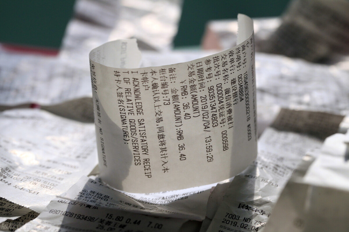 高速上在服务区睡一夜收费吗,在高速服务区睡一天会多收钱吗