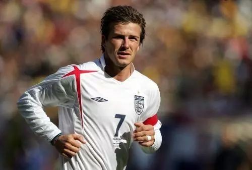 英格兰足球痛失欧洲杯冠军,2021年足球欧洲杯英格兰