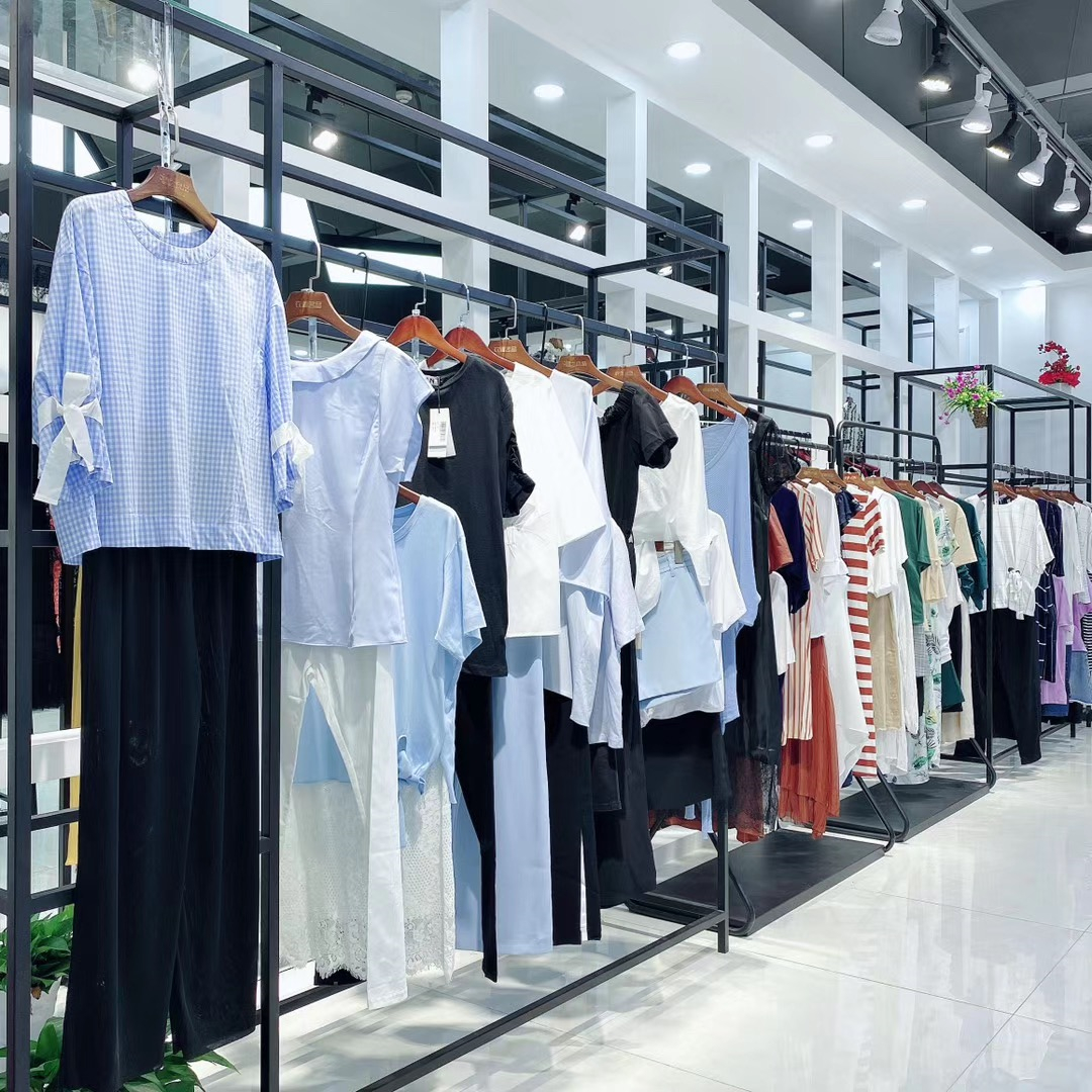 欧时力精品女装店铺,高端品牌欧时力女装库存折扣店