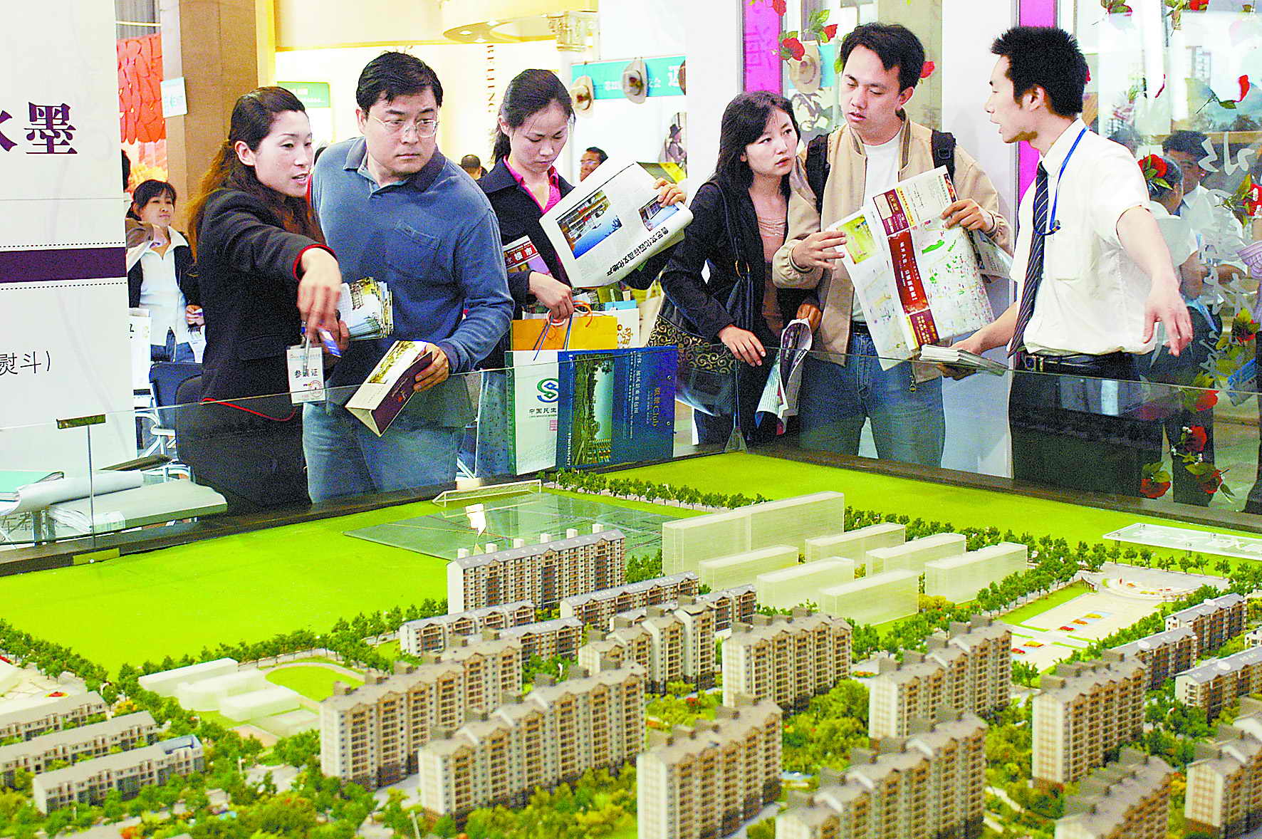 哪种两梯四户好,销售人员好物推荐