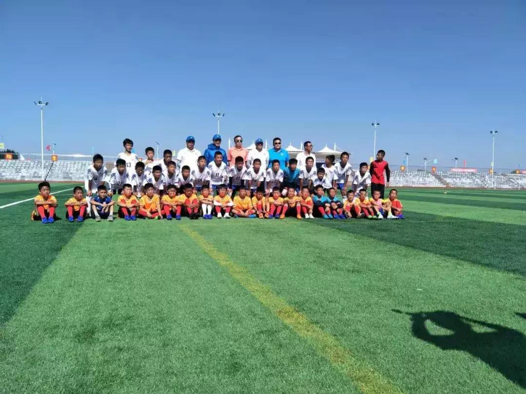 热烈祝贺足球俱乐部夺冠,榆林17届足球联赛冠军