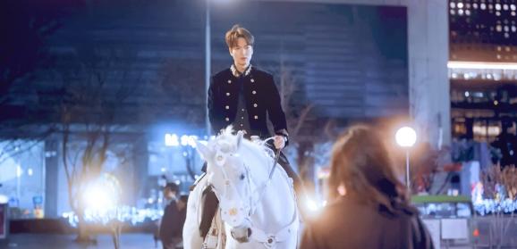 IU未P图遭狂嘲，Lisa素颜被骂“东南亚丑女”：离开滤镜脸崩了？