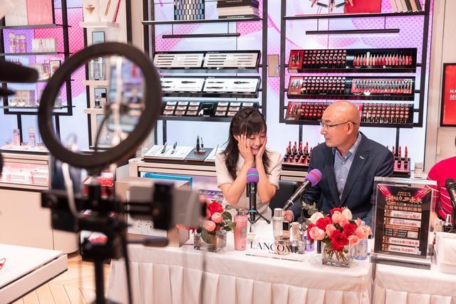 五一期间购物中心,五一消费实体回暖