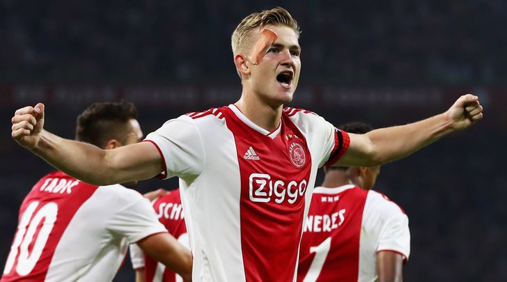 足坛历史第一中后卫,足坛第一后卫获得过金球奖