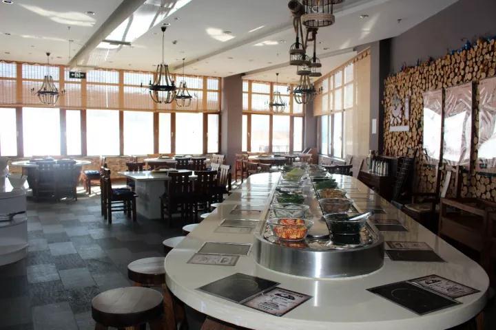 怪坡滑雪场最新视频,怪坡滑雪场今天人多不