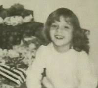 残酷的性别认知试验，这位科学家为了私利，强行将男孩改造成女孩