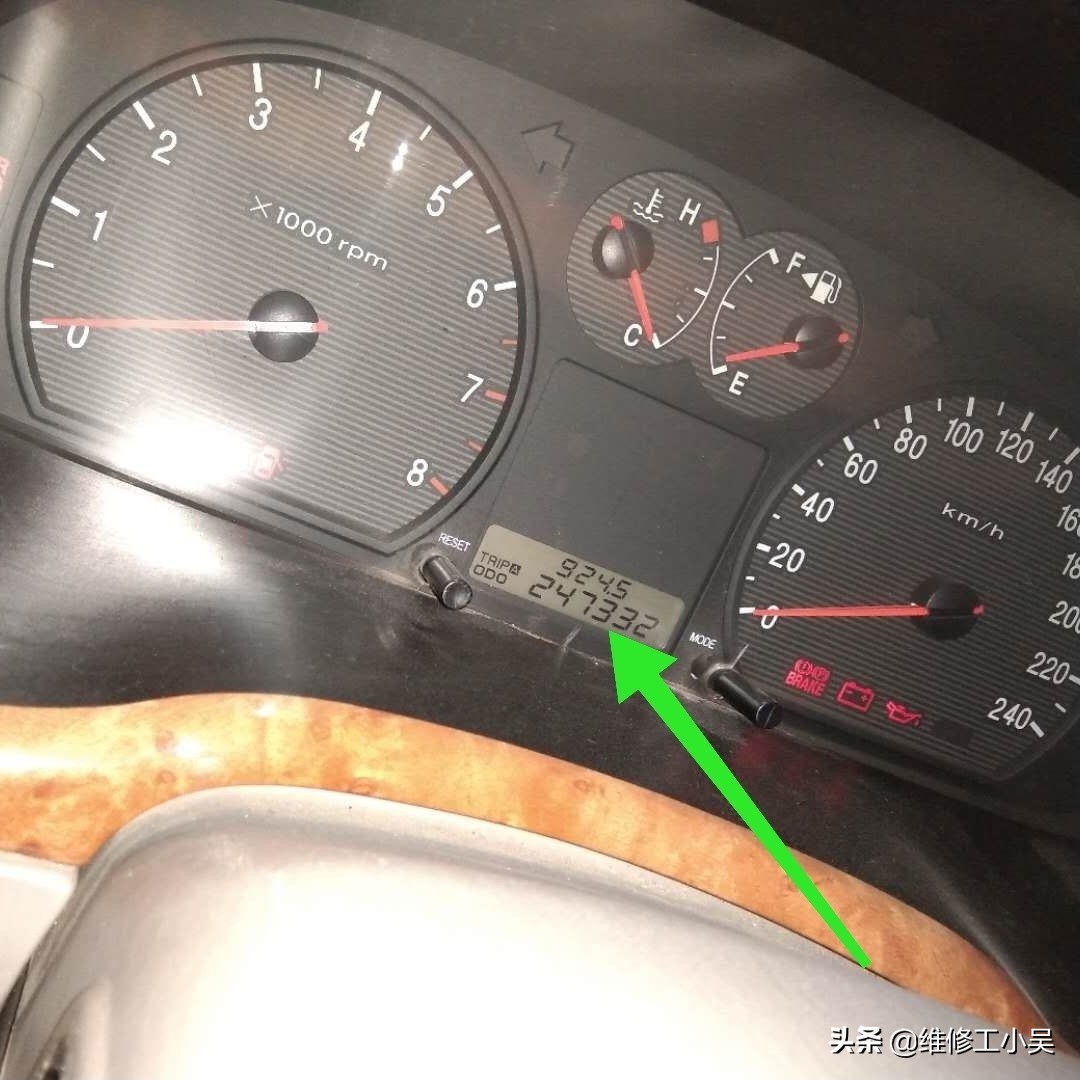 索纳塔十代底盘异响,索纳塔水泥路面底盘异响怎么回事