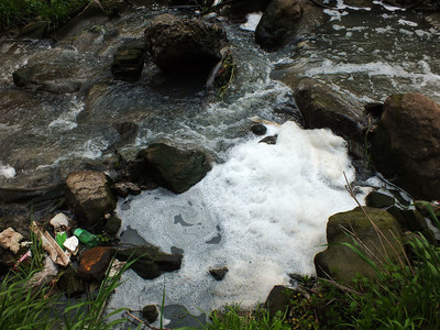 小孩大便酸臭味不成形是怎么回事,小孩大便酸臭是什么原因怎么治疗