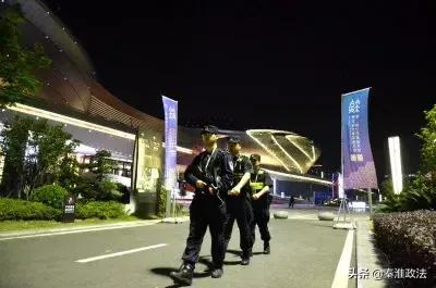 “你守着工作，我守着你！”双警情侣最美情话霸屏朋友圈