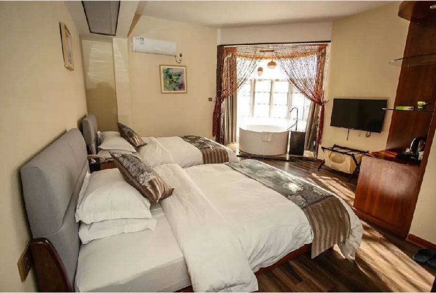 揭阳普宁盘龙湾温泉,普宁盘龙湾温泉度假村山泉水乐园