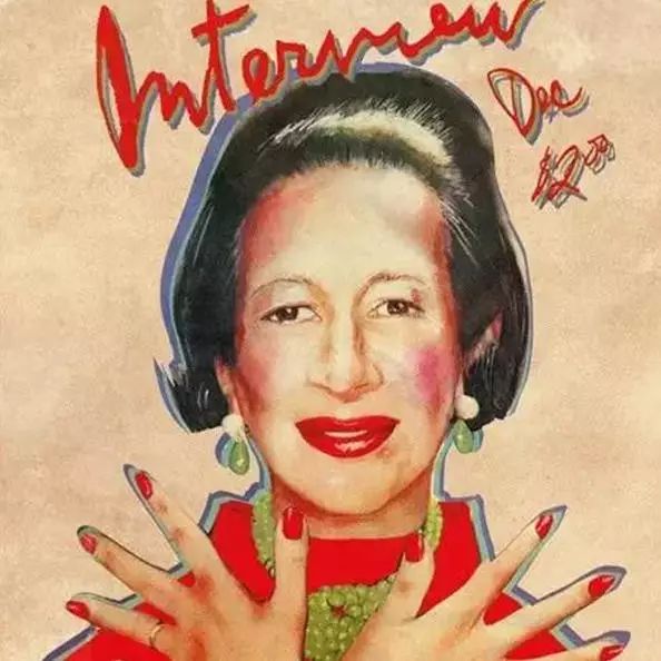 Dior花115万买她大片，雪奈做闺蜜，这个“丑女”才是真时尚