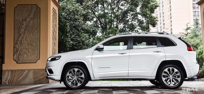 新车比汉兰达还帅的车型,大七座四驱车长5米比汉兰达大气