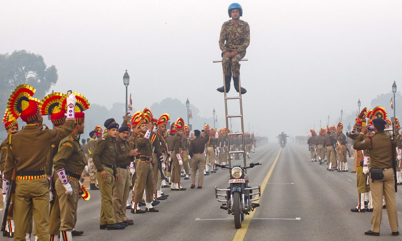 印度阅兵为什么用摩托车载人,印度阅兵摩托车特技的由来