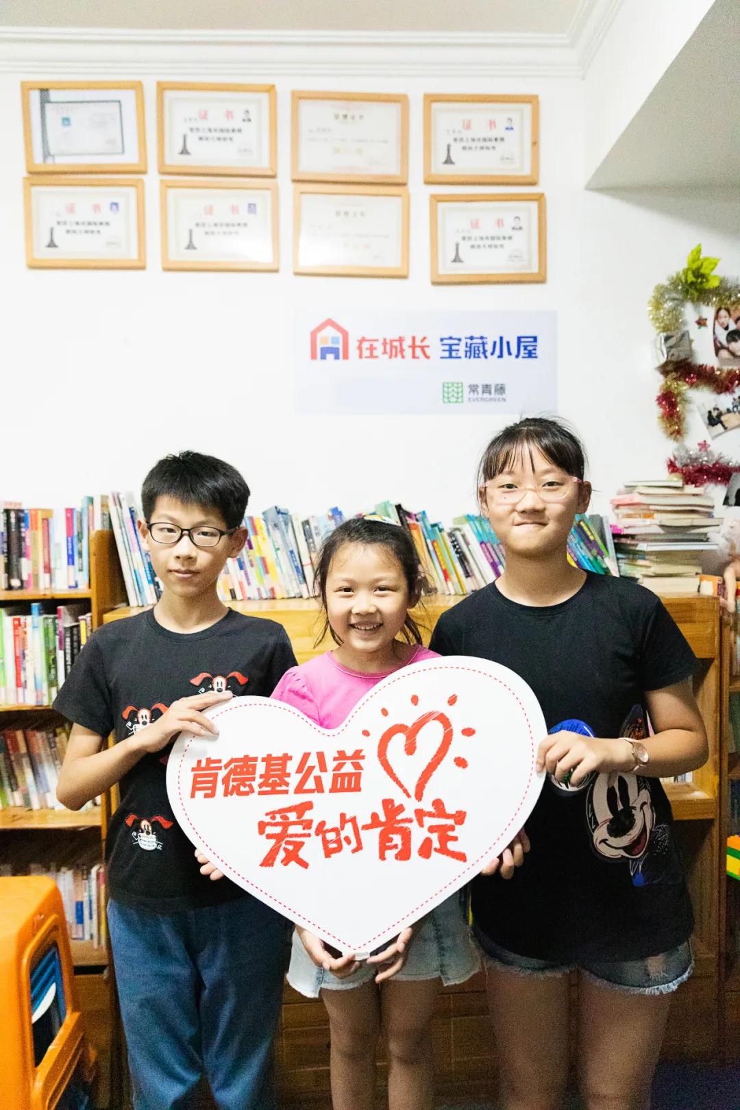 这群来自全国各地的「小候鸟」,温暖了整个上海