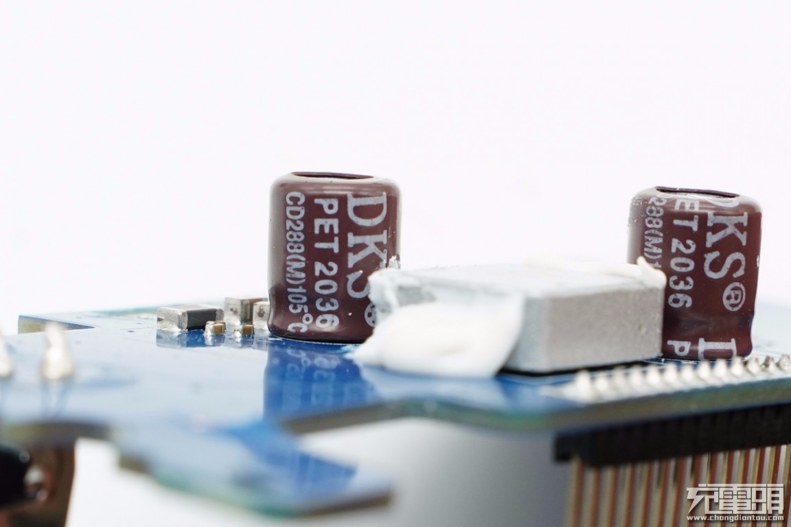 征拓20w快充拆解,征拓100w桌面充电器