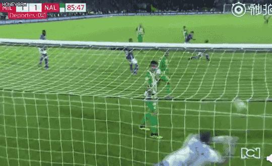 哥伦比亚神奇门将,神奇门将三连扑