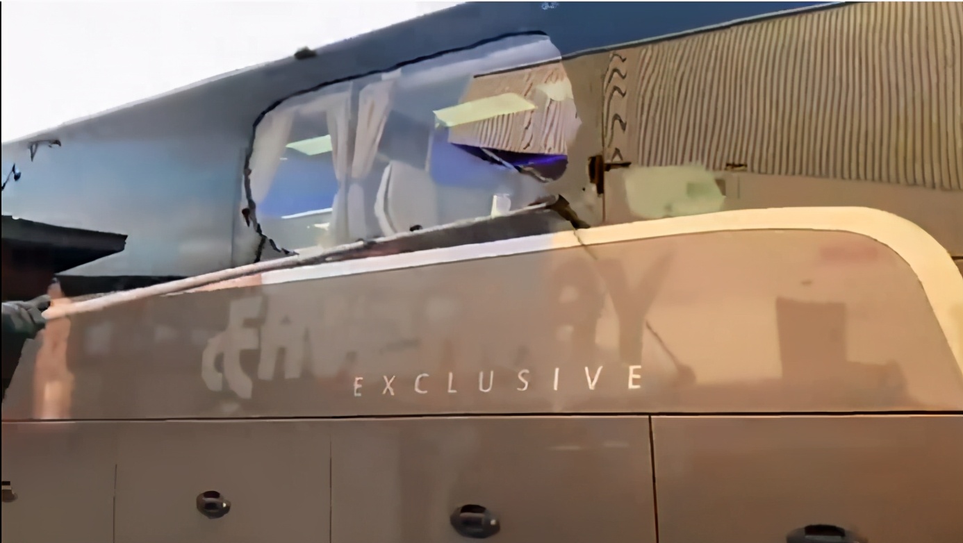 利物浦球迷被打,利物浦球迷被围殴