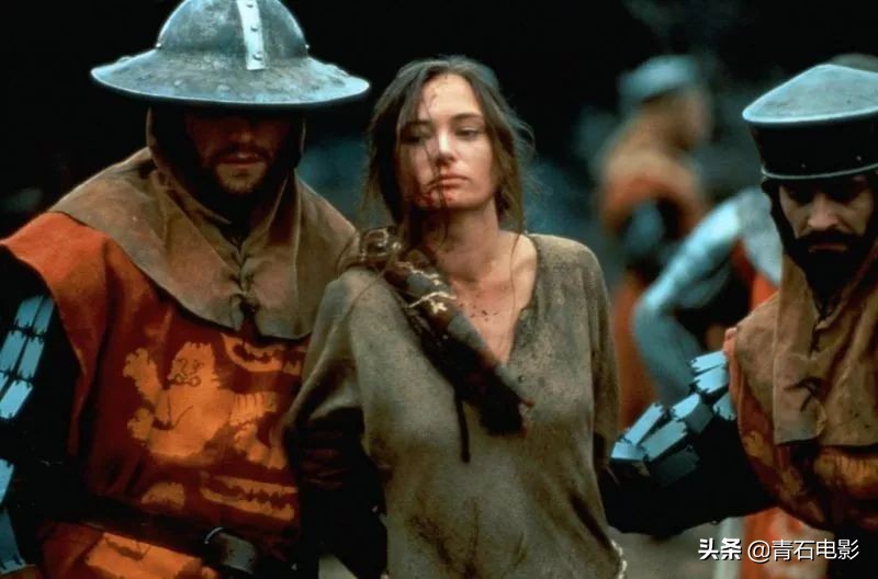 血与光交织的战争史诗，女神苏菲玛索盛世美颜，豆瓣评分高达8.9