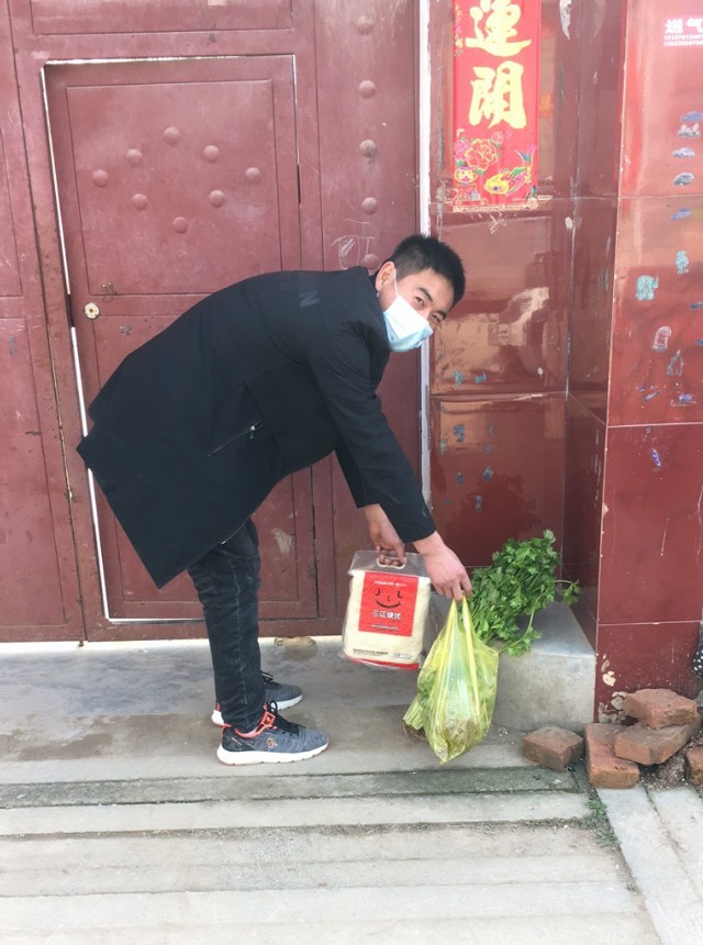 抗击疫情党员干部的使命与担当,党员疫情防控当志愿者