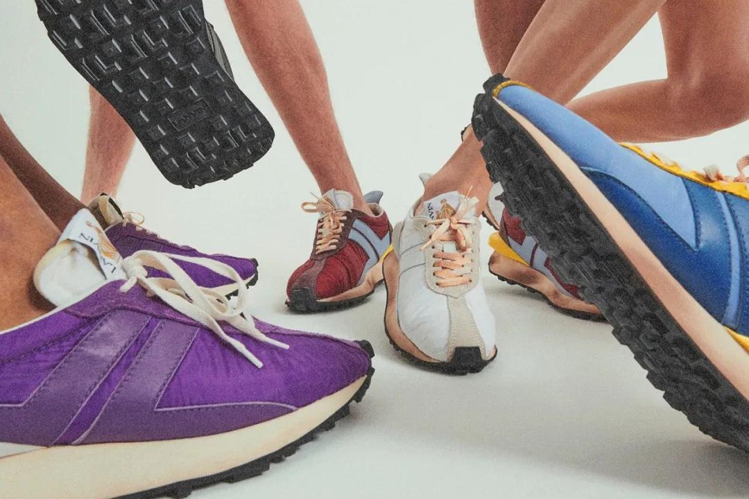 今天上班迟到了,因为隔壁公司的姑娘问我要鞋子链接|球鞋推荐