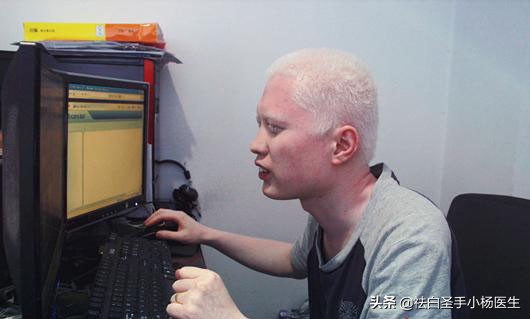 身上长白斑是白癜风吗如何确诊,小孩身上有白斑是白癜风还是汗斑