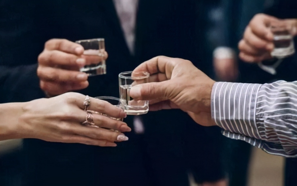 酒品识人品十种准到吓人的识人术,酒品识人品看后感悟