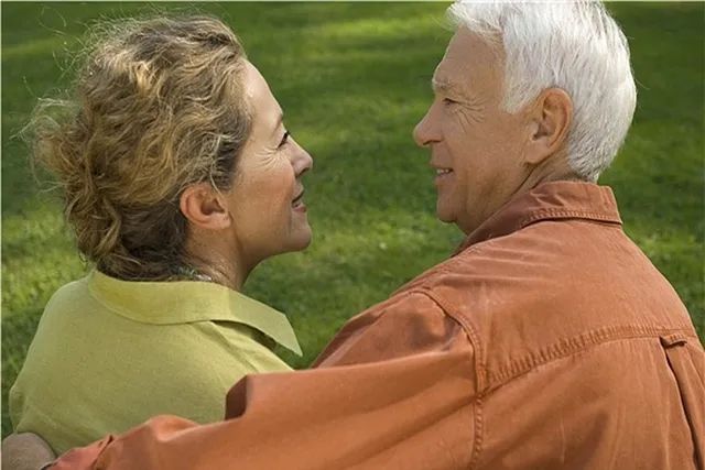 丁克族晚年期间为什么要有监护人,丁克族到底是聪明还是愚蠢