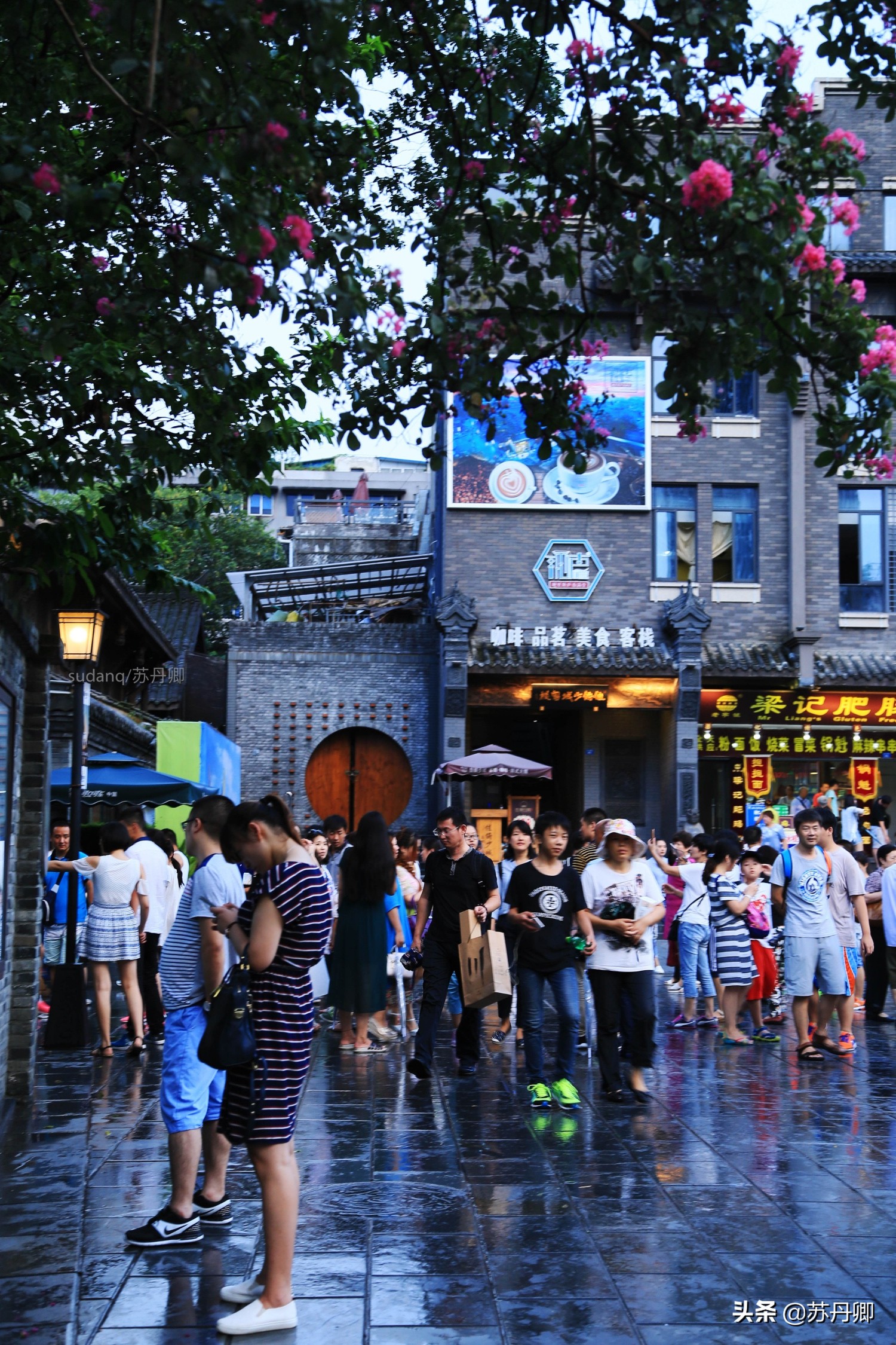 宽窄巷子只是中国2A景点,却火遍整个成都,游客去了都知道