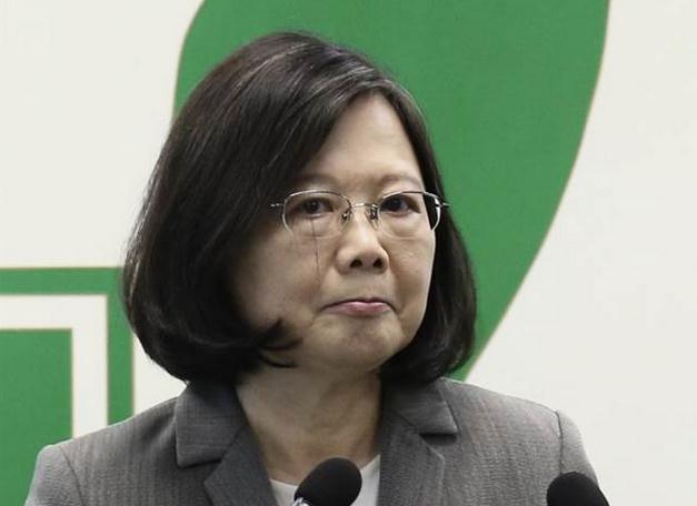 *私走**9800条香烟！蔡英文连自己的特勤人员都管不住？台湾当局的猛料可能还不只这些