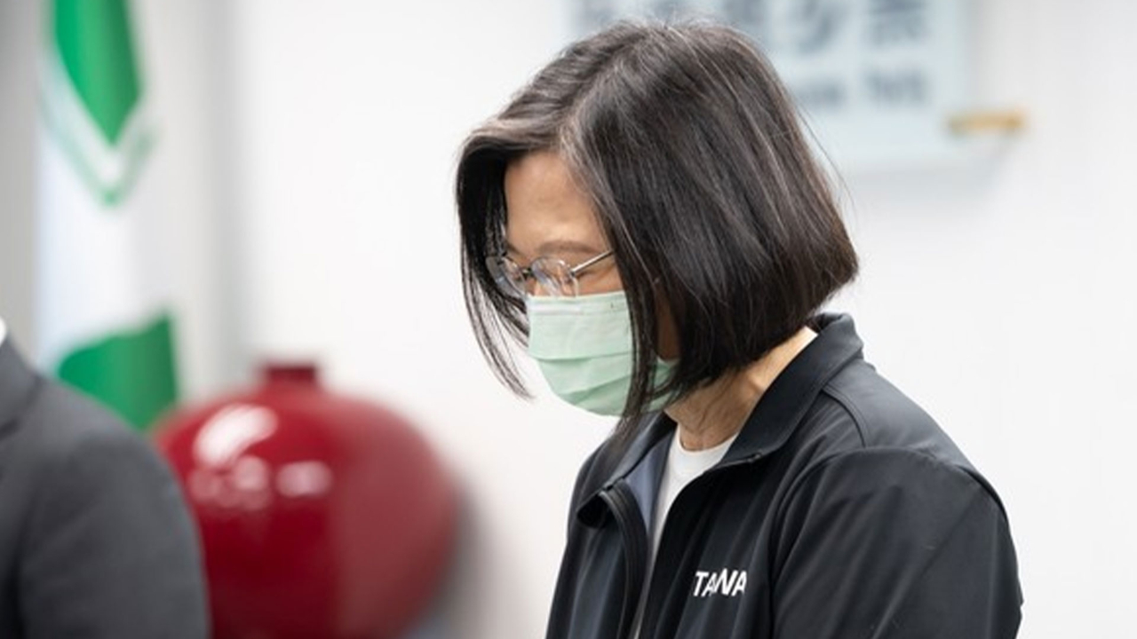 禁止驶入，中方演习开打！想在敏感问题上掀桌子，解放军绝不惯着