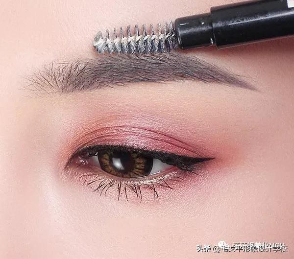 眉毛正确画法一招轻松解决高低眉,严重高低眉怎么设计好对称的眉毛