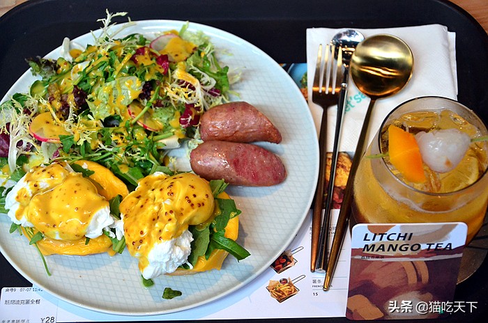 手推咖啡车起家，这家咖啡厅有何秘诀，七年开店遍布鹭岛？