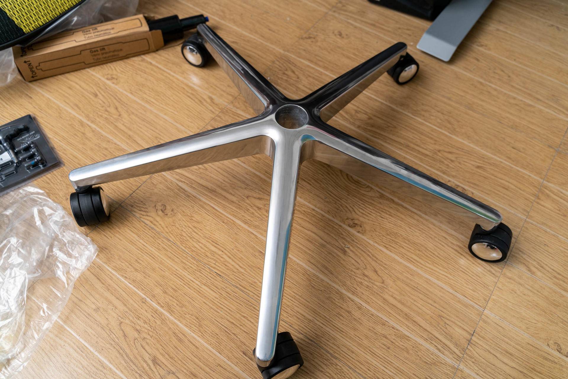 电脑椅选布的还是皮的,电脑椅选电竞椅还是人工椅