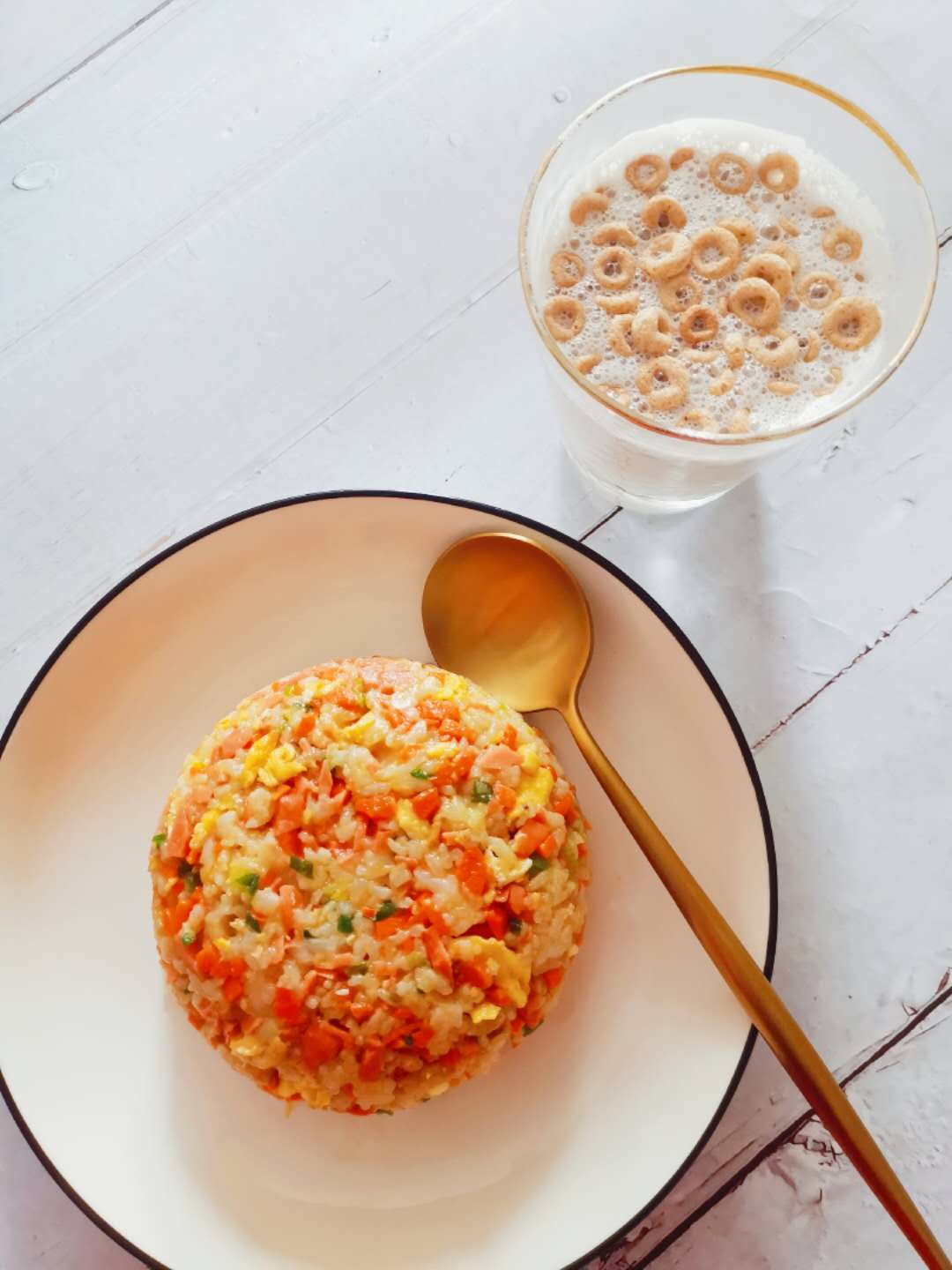 这个疫情中心的居民小区为何不“卖惨”?揭开逆境下的自强自愈秘笈