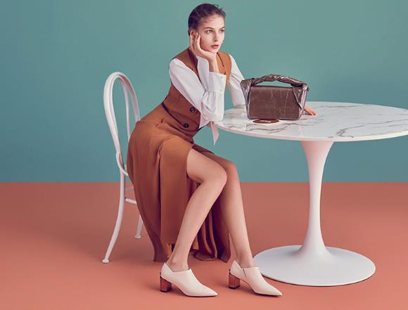 奶奶鞋怎么穿才好看 (奶奶鞋怎么穿出时尚感)