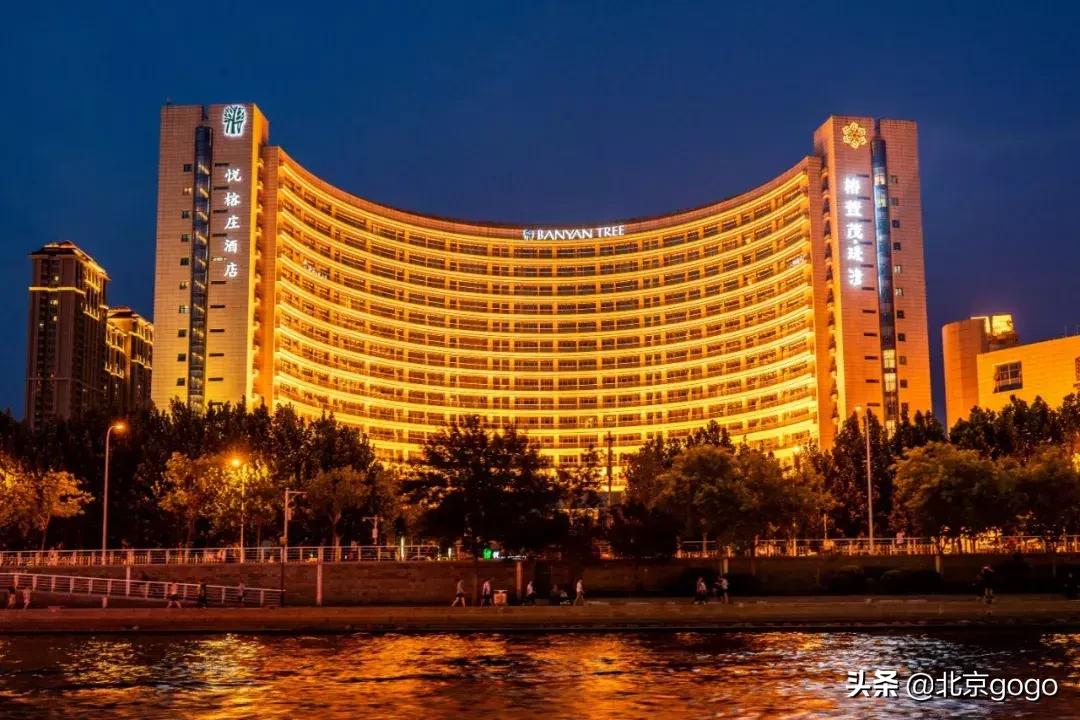 抓住夏天的尾巴放肆玩乐，一起打卡隔壁城市这条网红游船