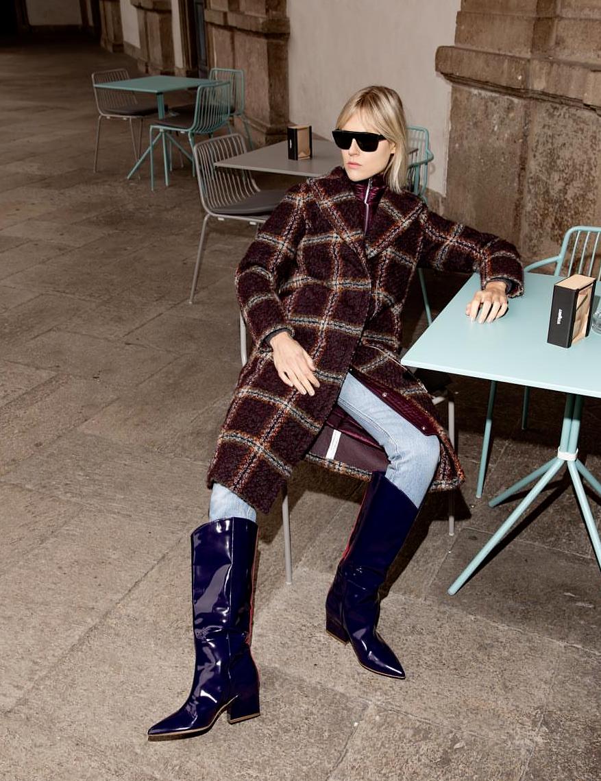 黑白格纹大衣怎么搭配好看,戴帽子黑白格纹大衣怎么搭配好看