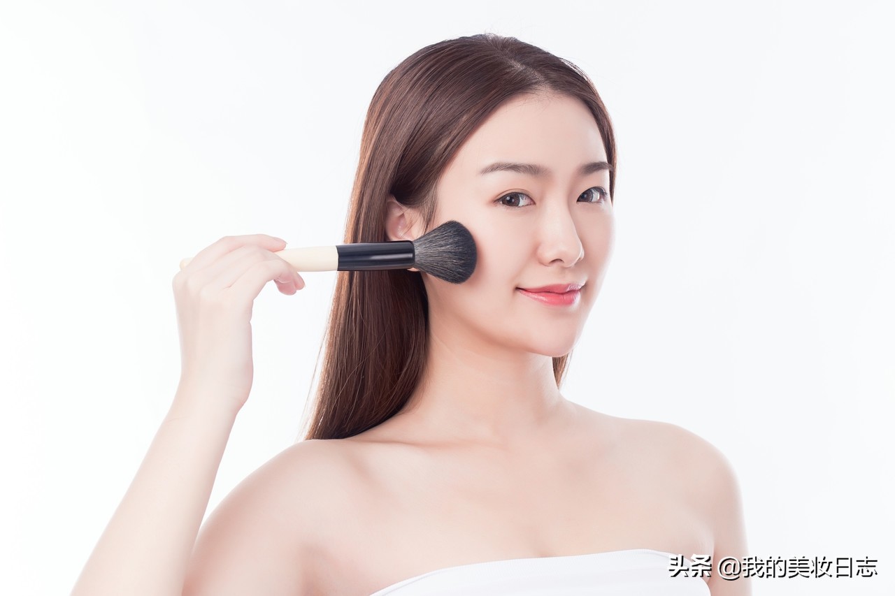 正确使用定妆粉的方法,定妆粉如何用才能定妆持久