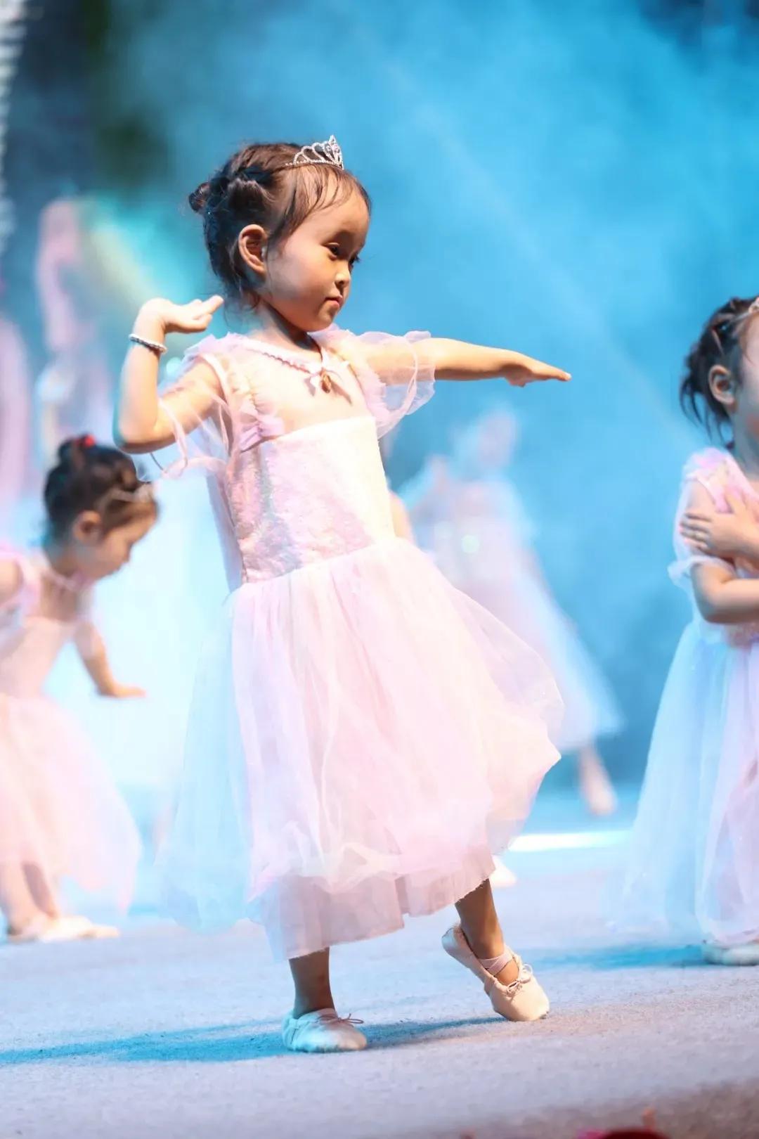 剑阁县鼓楼幼儿园庆祝中国*产党共**成立100周年暨毕业典礼文艺汇演