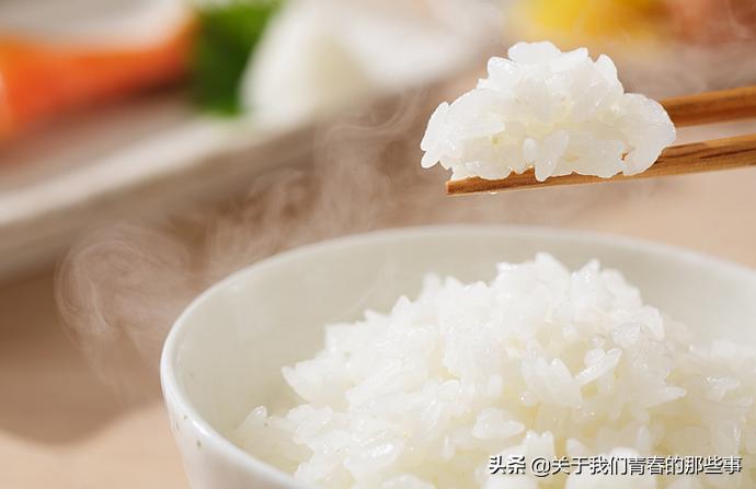 蒸米饭一半熟一半不熟,蒸米饭断电再蒸要加水吗