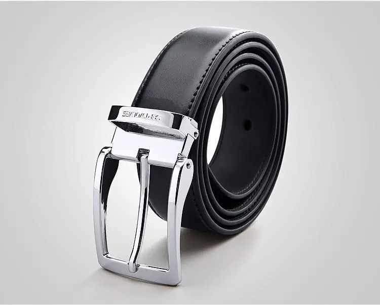 小时候爸爸抽皮带,孩子不听话爸爸拿皮带抽